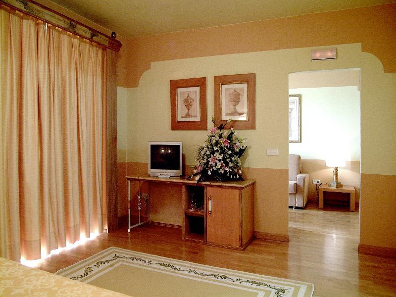 קברה Hotel Fuente Las Piedras מראה חיצוני תמונה