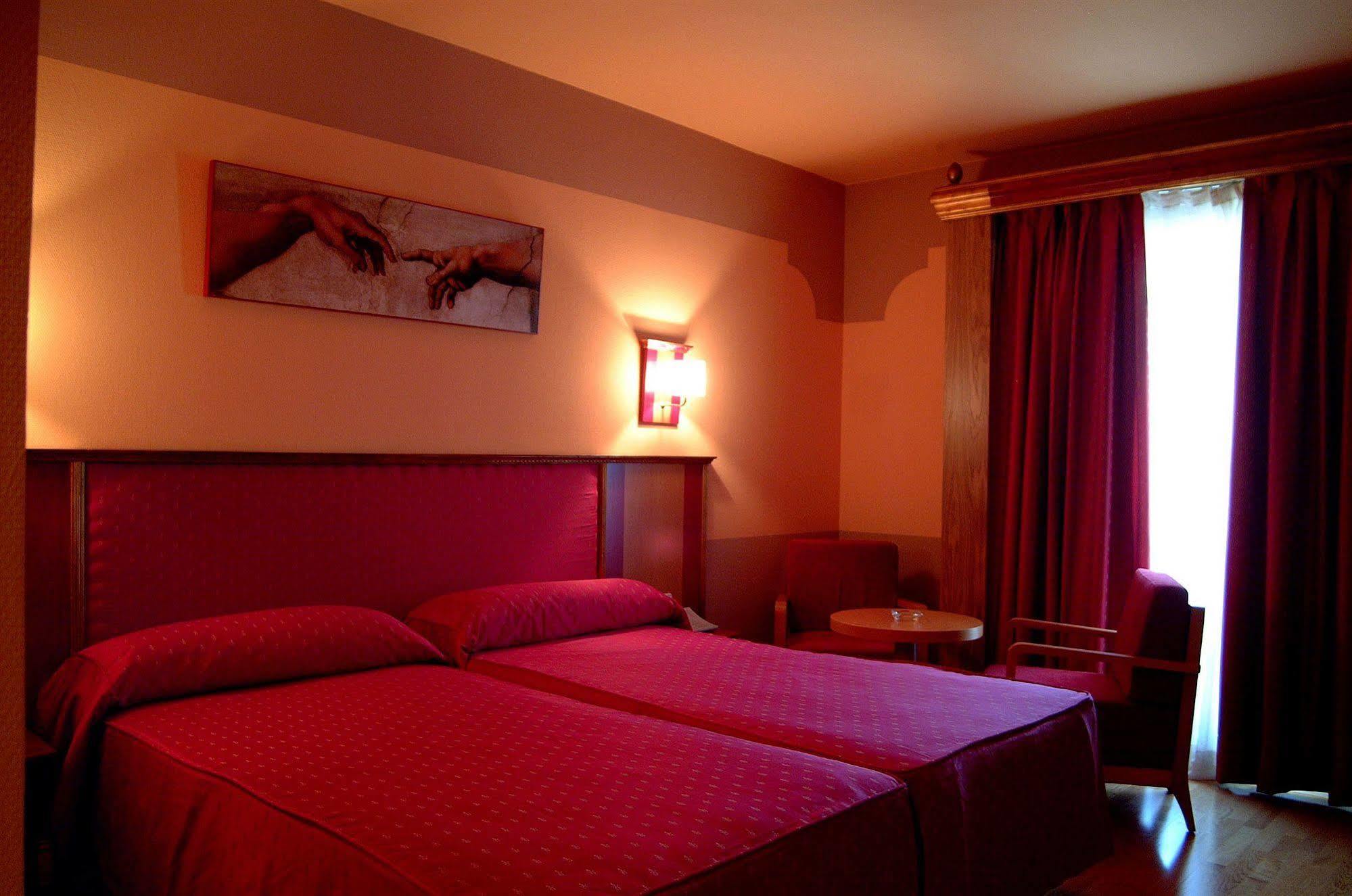 קברה Hotel Fuente Las Piedras מראה חיצוני תמונה