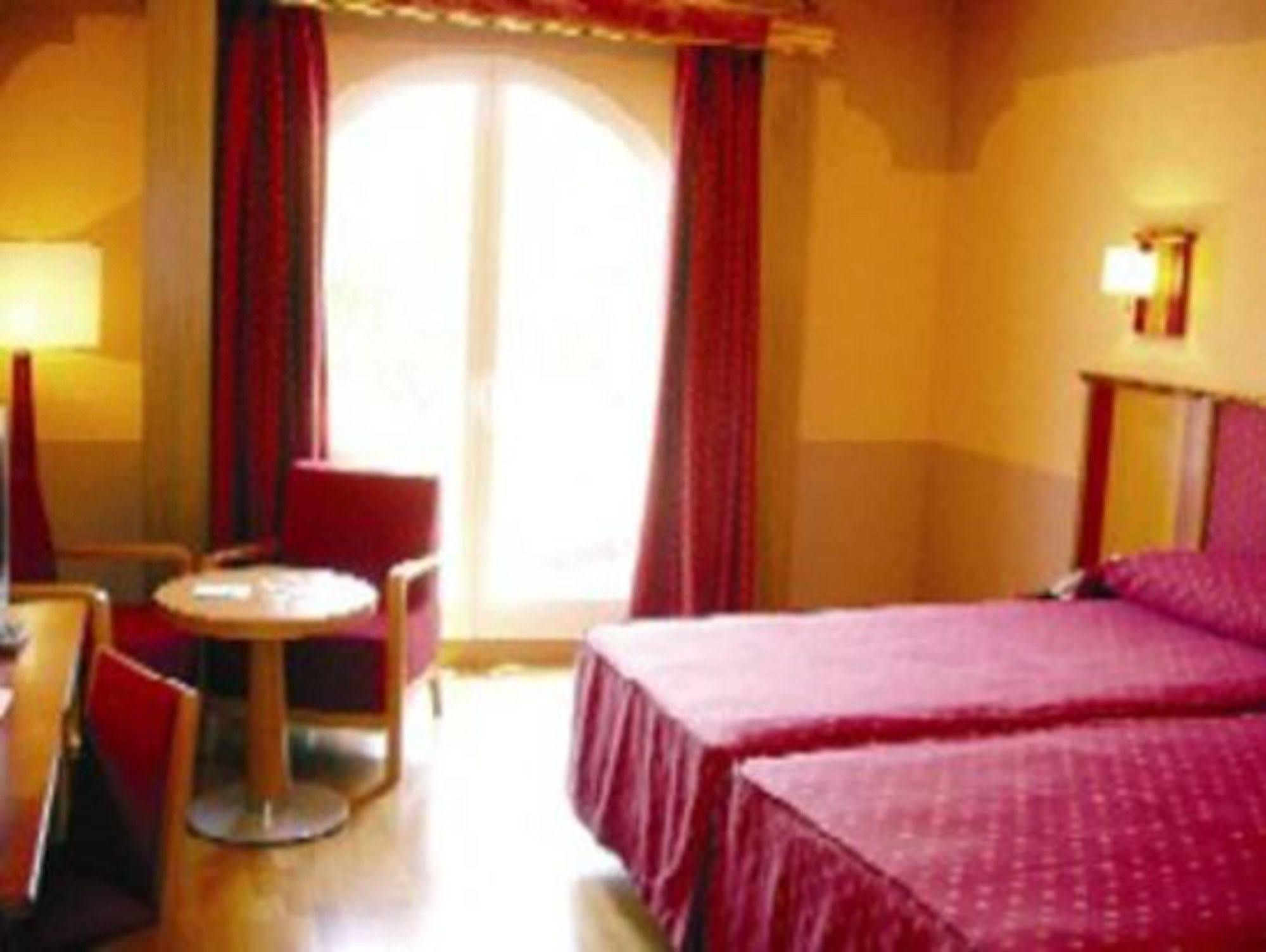 קברה Hotel Fuente Las Piedras מראה חיצוני תמונה