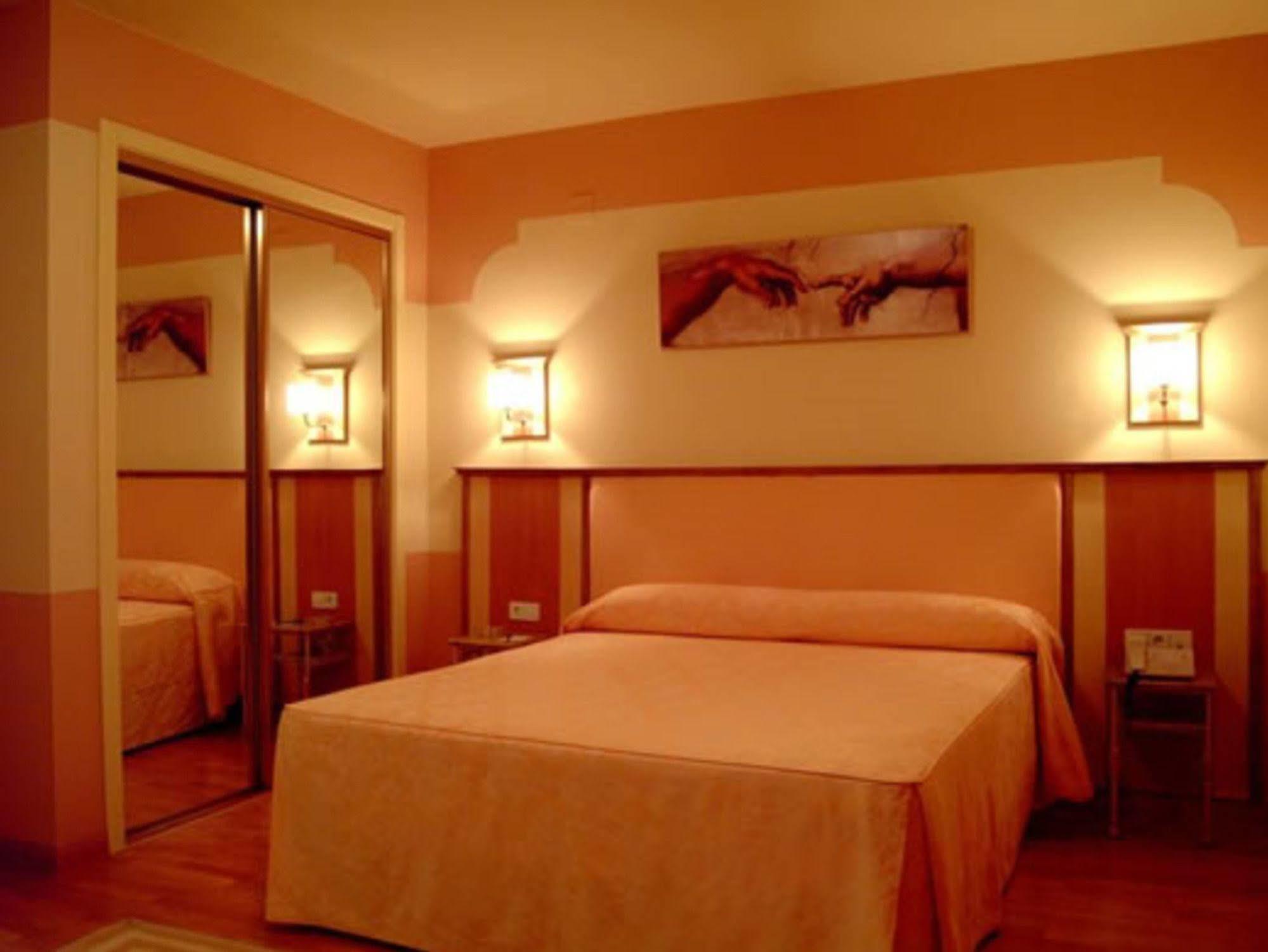 קברה Hotel Fuente Las Piedras מראה חיצוני תמונה